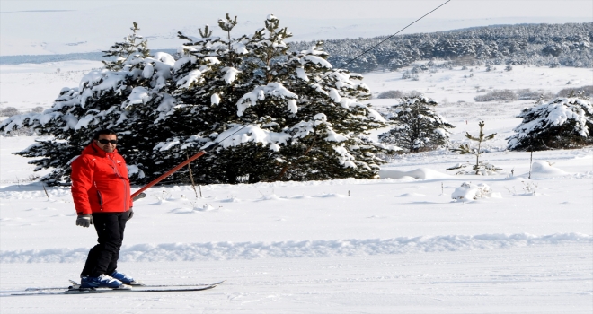 Yalnızçamda öğrencilerin kayak keyfi 