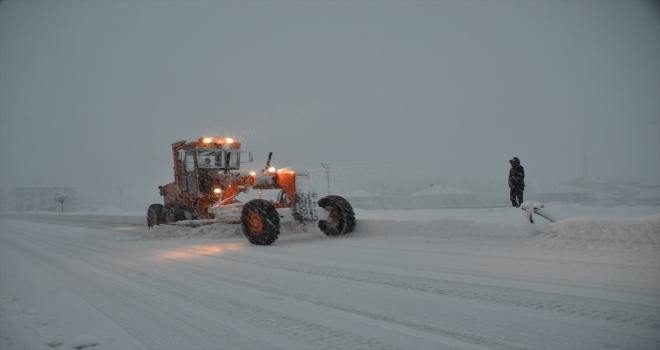 Yüksekovada karla mücadele 