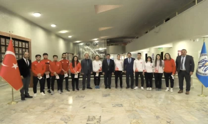 Başarılı Sporculardan Başkan Aksun'a ziyaret