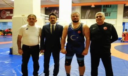 Pehlivanlar dünya şampiyonasına uğurlandı
