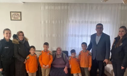 Şehit Polis Annesine Anlamlı Ziyaret