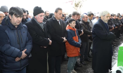 Vali Aydoğdu, Babaannesini son yolculuğuna uğurladı
