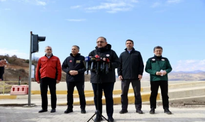 Bakan Yerlikaya, “Erzincan maden sahasında güvenli çalışma imkanı sağlanıncaya kadar arama faaliyetlerine ara veriyoruz”