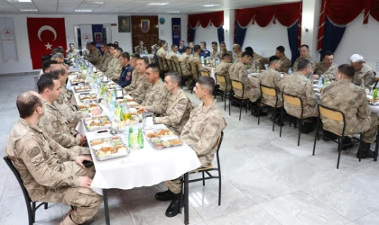 Vali Aydoğdu Jandarma İle İftar'da