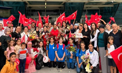 Şampiyonlar Coşkuyla Karşılandı