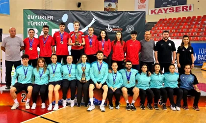 Badminton'da Büyükler Türkiye Şampiyonu Erzincan Oldu