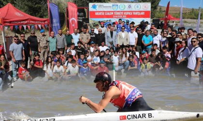 Erzincan Karasu Nehri’nde Kano Heyecanı: Türkiye Kupası Yarışları Tamamlandı