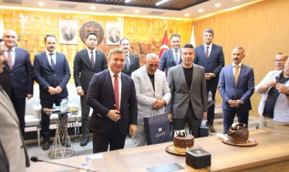 Vali Aydoğdu’nun, Erzincan’ın Sevilen İsmi Tuncay’a Anlamlı Sürprizi