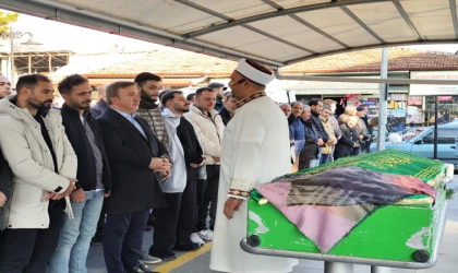 Esra Çetinkaya gözyaşları arasında toprağa verildi