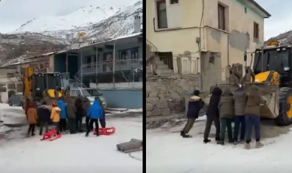 Çocuklar Kayak Keyfi İçin Kepçeye Geçit Vermedi