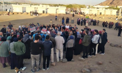 Erzincan Umre Kafilesi Uhud Şehitliği’ni Ziyaret Etti