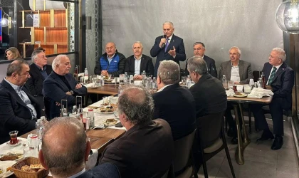 Binali Yıldırım, eski yol arkadaşları ile iftarda buluştu