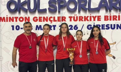 Erzincan Anadolu Lisesi Badmintonda Türkiye İkincisi Oldu