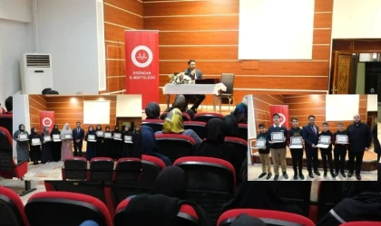 Hafız Öğrencilere İcazetnameleri Takdim Edildi