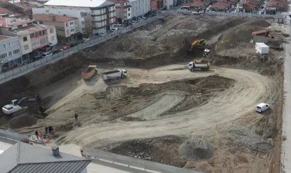 Merkez Çarşısında Dönüşüm, Hız Kesmeden Sürüyor