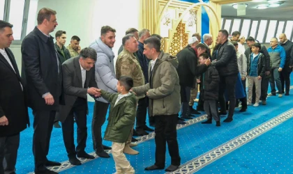 Terzibaba Camiinde Bayram Coşkusu