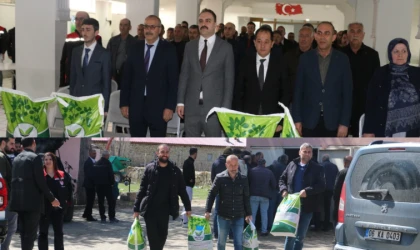 Çayırlı’da 133 Çiftçiye 10 Ton Yonca Tohumu Desteği