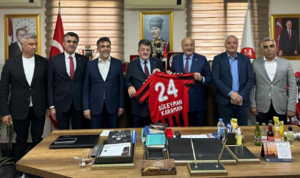 AK Parti Heyetinden 24 Erzincanspor’a Bayram Ziyareti