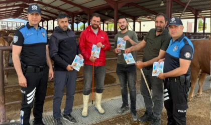Emniyet Ekipleri Kurban Pazarında Vatandaşları Uyardı