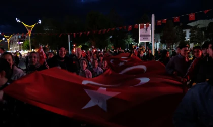 “Erzincan’da 19 Mayıs Coşkusu Fener Alayı ile Taçlandı”
