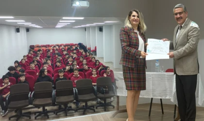 Okullarda nezaket elçileri yetişiyor