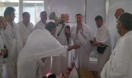 Vali Aydoğdu, Erzincan Hac Kafilesini Arafat’ta Ziyaret Etti
