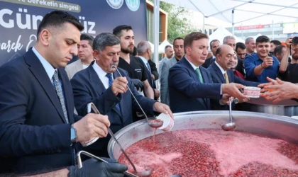 Dörtyol Meydanı'nda Aşure Bereketi