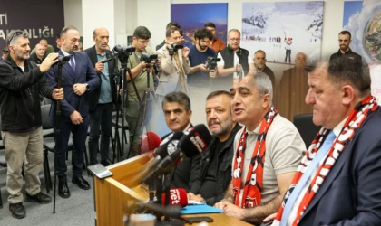 Erzincanspor’da Mustafa Sarıgül İmzayı Attı
