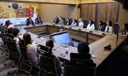 13 Ülkeden Gelen Öğrenciler Erzincan'da Türkçe ve Türk Kültürüyle Buluşuyor
