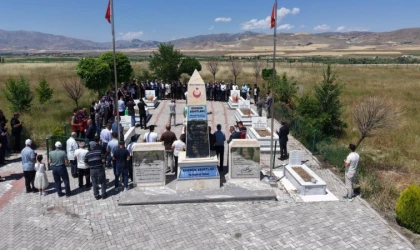 15 Temmuz'da Edebük Şehitliği'nde Duygu Dolu Anma Programı