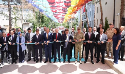 Erzincan'da 15 Temmuz Anma Merkezi ve Sergileri Ziyarete Açıldı