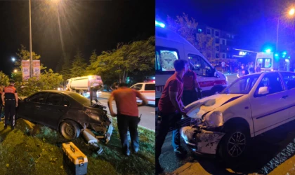 Erzincan'da İki Otomobil Çarpıştı: 1 Yaralı