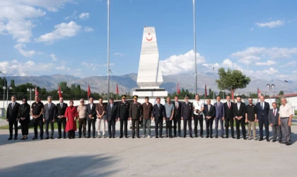 Kahraman şehitlerimiz rahmet, minnet ve saygıyla yâd edildi.