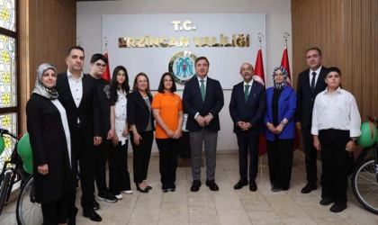 Vali Hamza Aydoğdu LGS Türkiye Birincilerini ödüllendirdi