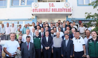 Binali Yıldırım ve Protokol Heyetinden Otlukbeli ile Çayırlı'ya Ziyaret
