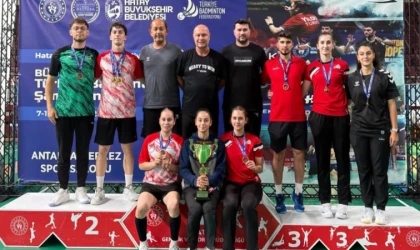 Büyükler Badminton'da Erzincan Yine Zirvede