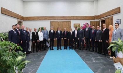 Rektör Kuyrukluyıldız'a anlamlı ziyaret