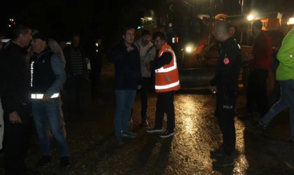 Kemaliye’de Ceviz Büyüklüğünde Dolu ve Heyelan