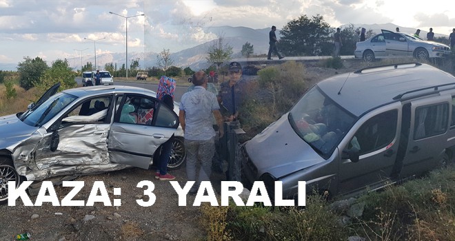 Kamyonet ile otomobil çarpıştı: 3 yaralı