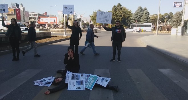 YOLLAR MEZAR ARAÇLAR TABUT OLMASIN